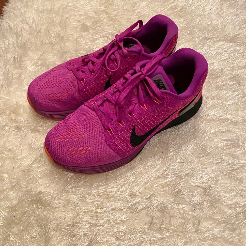 Running Shoe - Picture 3 of 3